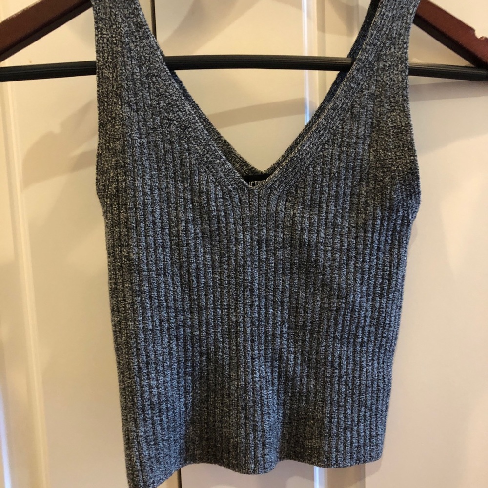 Grey top